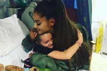 Ariana Grande visitou os fãs que recuperam de ferimentos num hospital de Manchester
