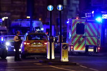 Grande aparato de forças policiais e de meios de socorro acorreram ao local, em Londres