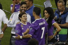 Georgina e Dolores festejam Champions com Ronaldo