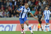 Brahimi é pretendido pelo Arsenal, mas os ingleses não pagam 40 milhões 