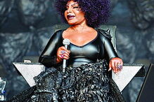 A brasileira Elza Soares durante a atuação no Primavera Sound 