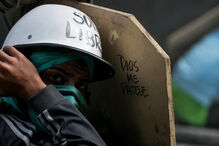 Grupo de encapuzados deitou fogo a gabinete do Supremo Tribunal da Venezuela