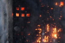 Torre residencial arde em Londres