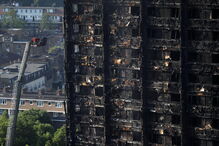 O estado de destruição da torre grenfell, após o fogo devastador que a atingiu