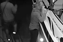 Casal de ladrões foi filmado no interior da embarcação em pleno ato