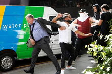 Manifestantes exigem verdade sobre todas as vítimas do incêndio na torre Grenfell