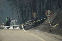 Muitos corpos foram encontrados dentro de carros. Vítimas tentavam fugir quando foram cercadas pelo fogo em Pedrógão Grande