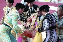 Ivan Fandiño, toureiro, morte, arena, touro, cornada, frança, 