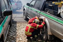 Bombeiros combatem as chamas em Pedrógão Grande