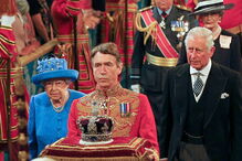 Discurso da Rainha Isabel II simboliza a abertura oficial do Parlamento