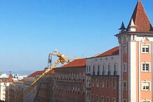 Grua caiu na Avenida António Augusto Aguiar
