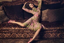 Irina Shayk em nova campanha após ser mãe