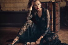 Irina Shayk em nova campanha após ser mãe