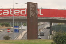 Monumento a Cosme Damião junto ao Estádio da Luz foi vandalizado
