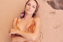 A modelo Helena Coelho