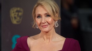 "Tu és a próxima": JK Rowling ameaçada de morte após publicação no Twitter