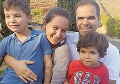 Miguel Costa, a mulher Mafalda Lacerda e os filhos António, de 6 anos, e Joaquim, de 4, morreram