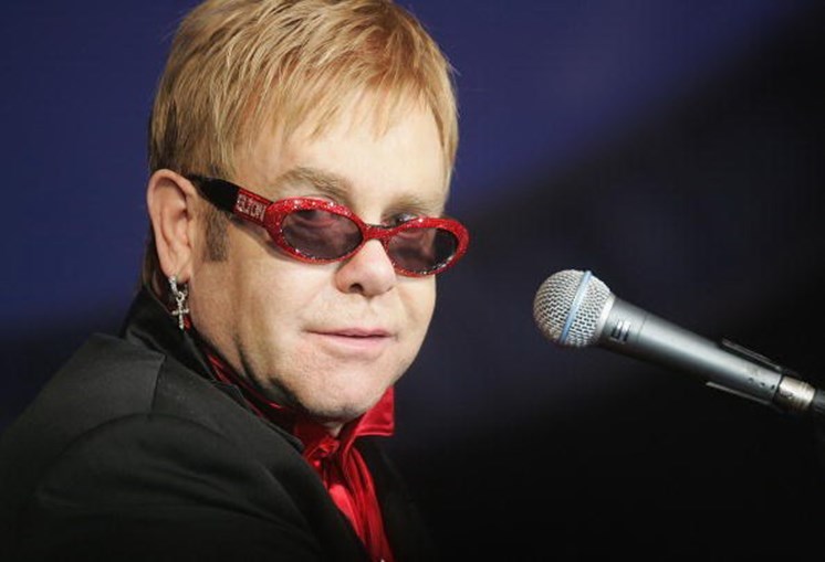 75 milhões. Elton John não foi além do 5.º lugar. 