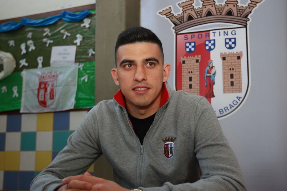 Battaglia, de 25 anos, deve assinar nas próximas horas pelos leões