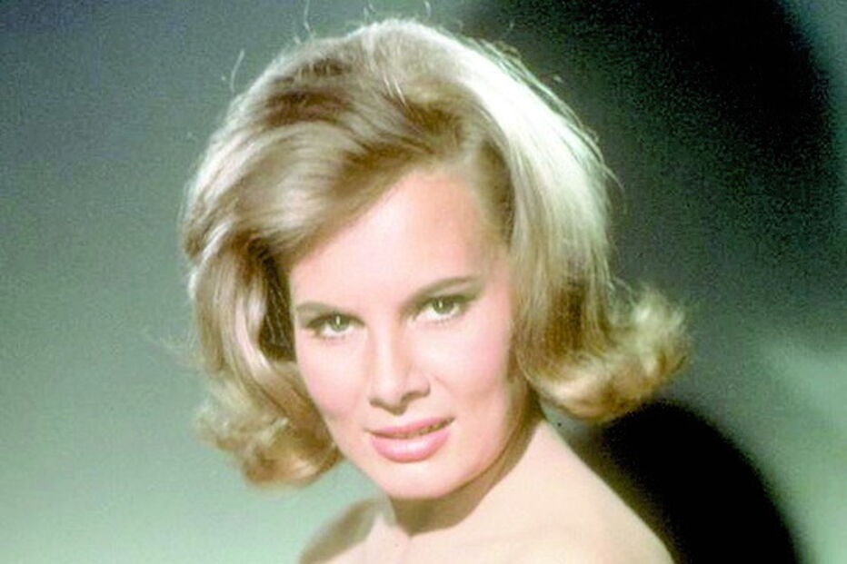 Molly Peters (1942-2017)