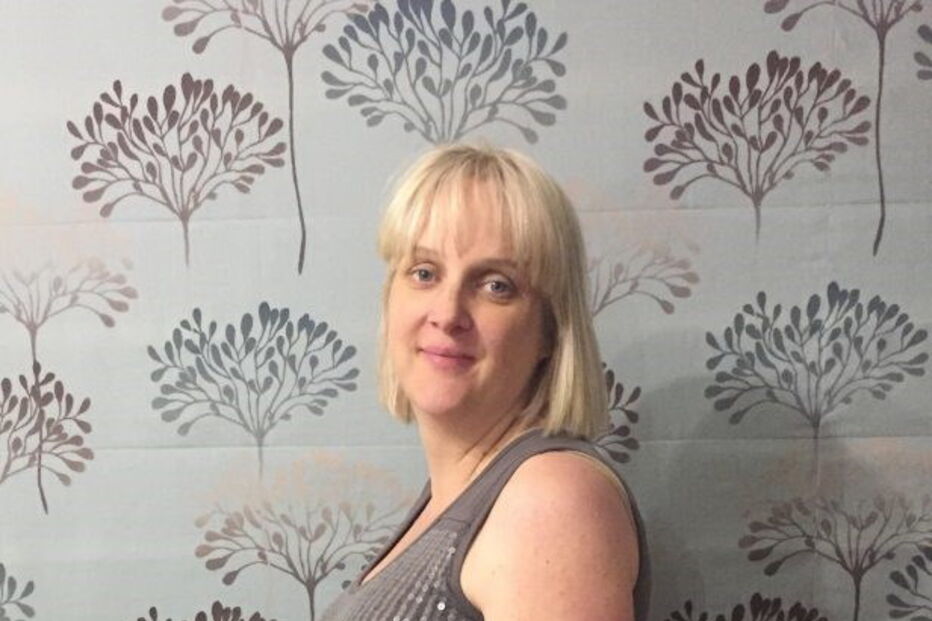 Alimenta filhas gémeas só com um peito após ter cancro da mama