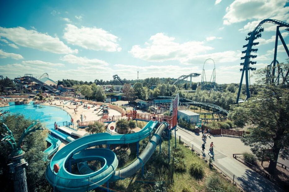Thorpe Park, Surrey, Reino Unido, Daniel Bevis, The Sun, Colossus