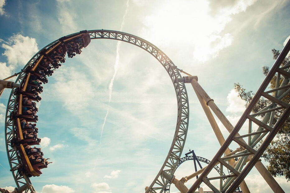 Thorpe Park, Surrey, Reino Unido, Daniel Bevis, The Sun, Colossus