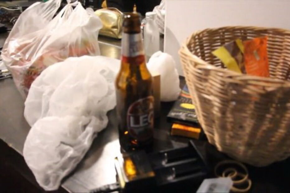 Turista inglês de 40 anos ainda não foi identificado. Terá caído quando fumava um cigarro