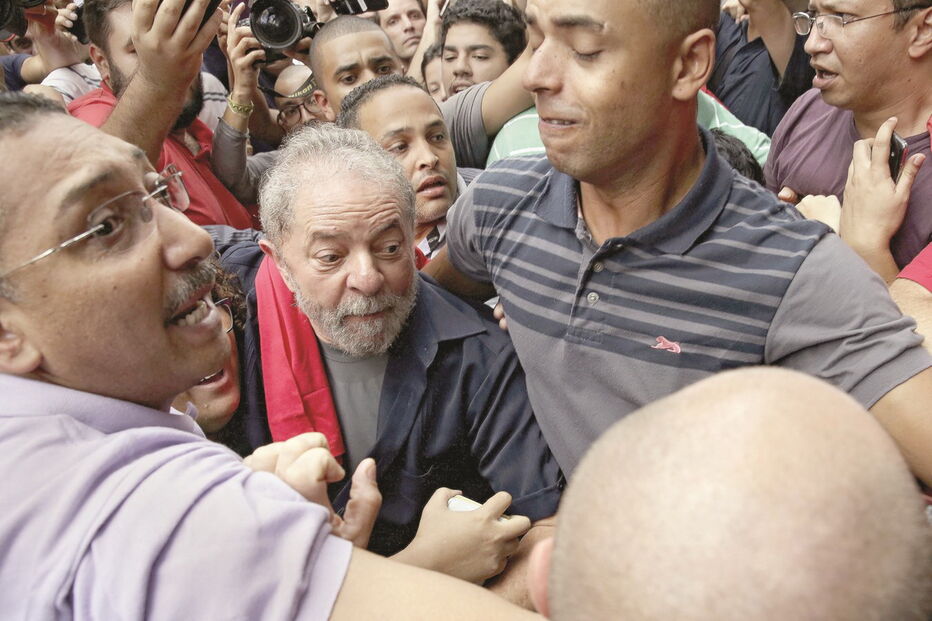 Lula da Silva é arguido em vários processos e pode falhar eleições de 2018   