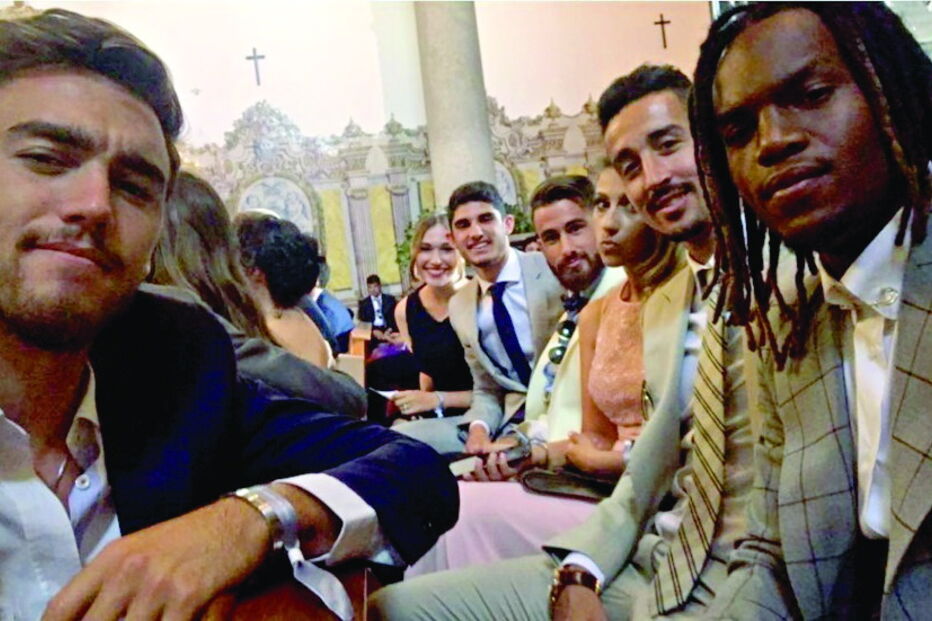 Pizzi e Maria Luís batizaram ainda o filho na cerimónia, que contou com vários futebolistas