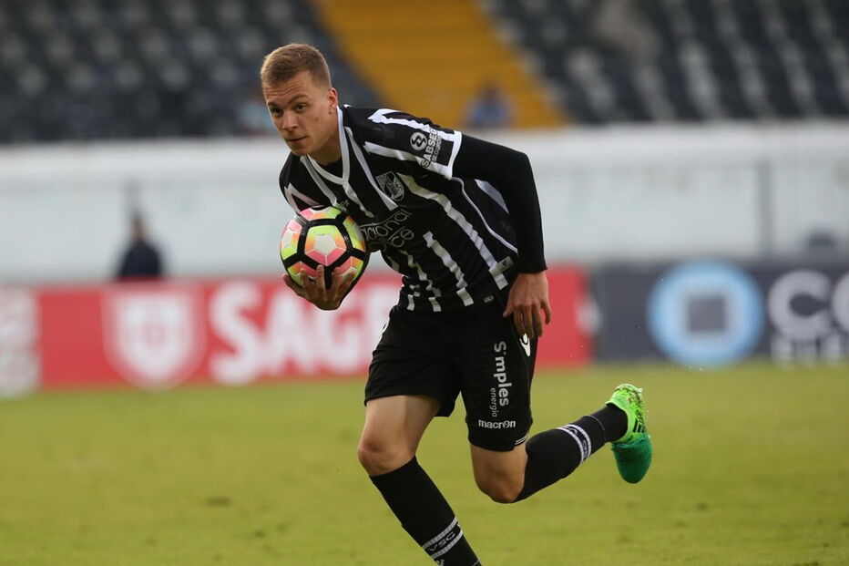 Alex Pinto assinou pelo Benfica
