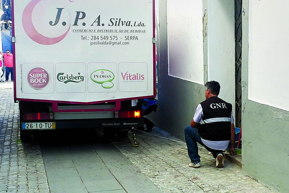 Autoridades fizeram perícias para investigar acidente   