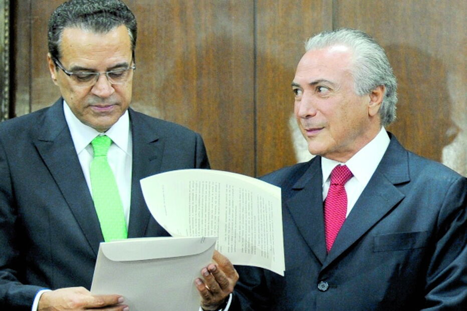 Henrique Alves (esq.) foi ministro do Turismo e é um forte aliado de Temer 