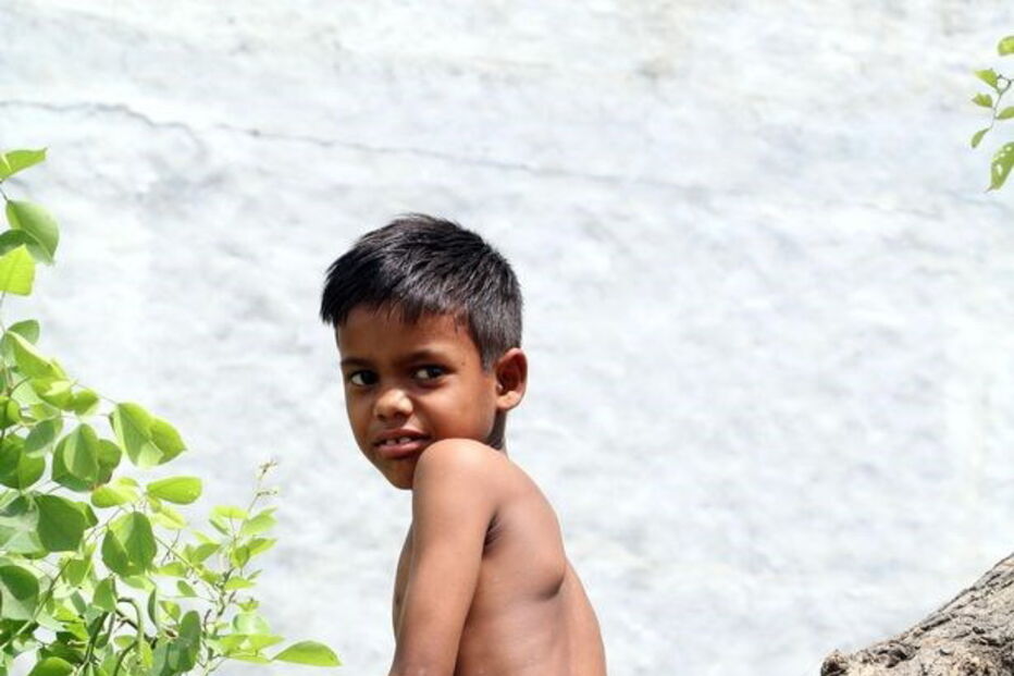 menino macaco, Índia, 