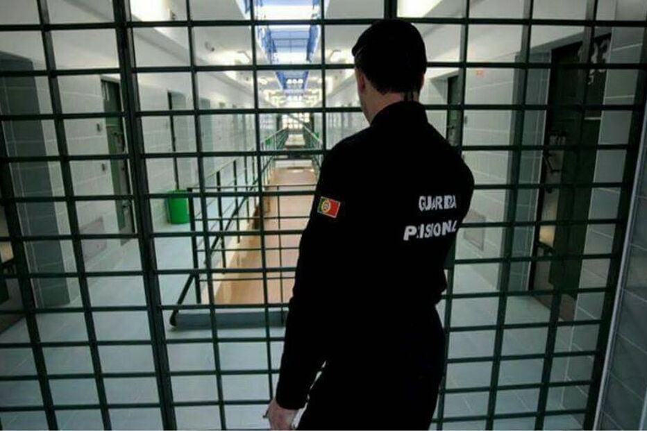 telemóveis, caçados, presos, cadeia, prisão