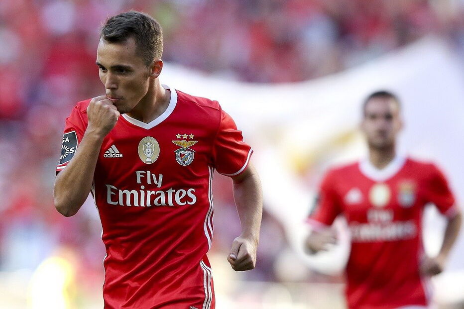 Grimaldo, de 21 anos, tem uma cláusula de rescisão de 60 milhões de euros  