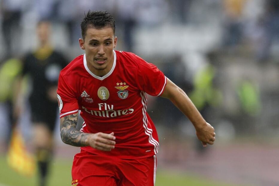 Grimaldo, de 21 anos, tem uma cláusula de rescisão de 60 milhões de euros  