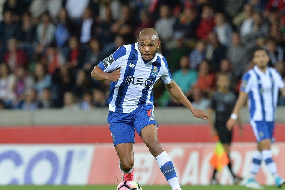 Brahimi é pretendido pelo Arsenal, mas os ingleses não pagam 40 milhões 