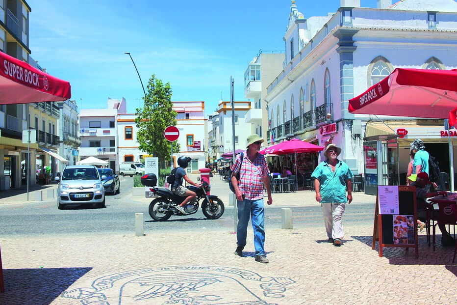 Estrangeiros reformados são os novos residentes de Olhão depois de comprarem casas no Bairro da Barreta   