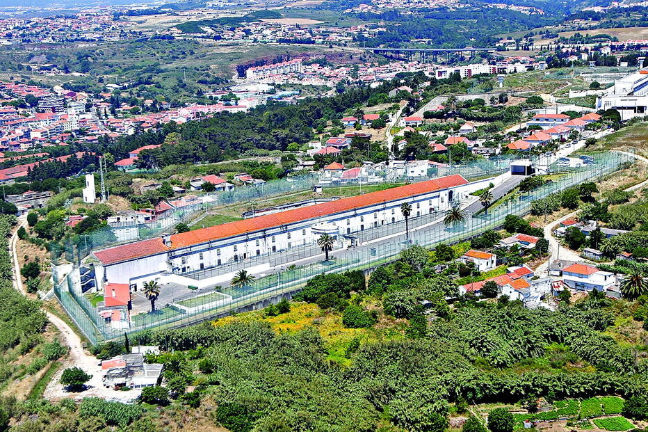 Cadeia de Caxias foi alvo de um incêndio controlado pelos guardas na madrugada de domingo