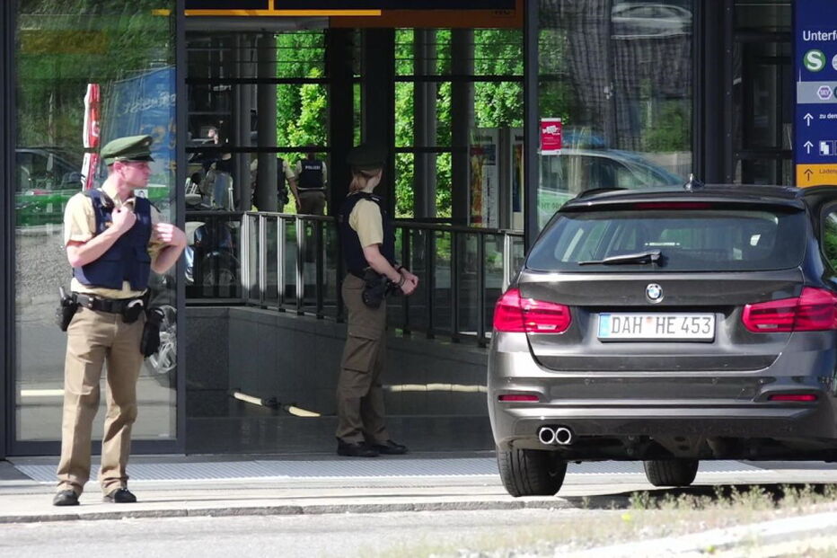 Polícia montou grande operação junto à estação de metro onde aconteceu o tiroteio