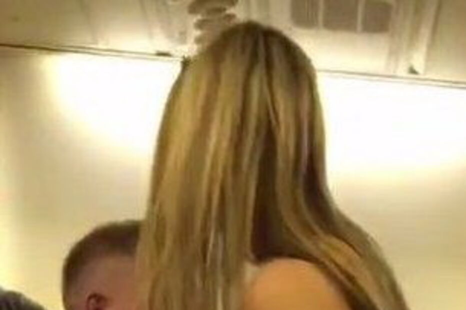 Shaun Edmonson foi filmado a fazer sexo num voo da Ryainair. O homem está noivo de Jenna, que está grávida