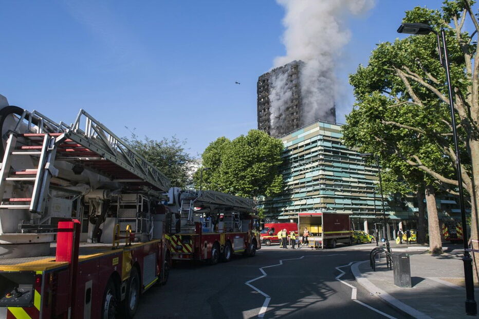 Edifício Grenfell, em Londres, ficou totalmente destruído