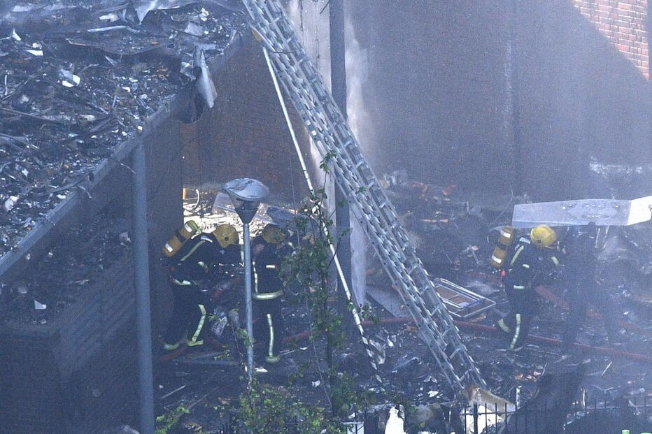 Edifício Grenfell, em Londres, ficou totalmente destruído