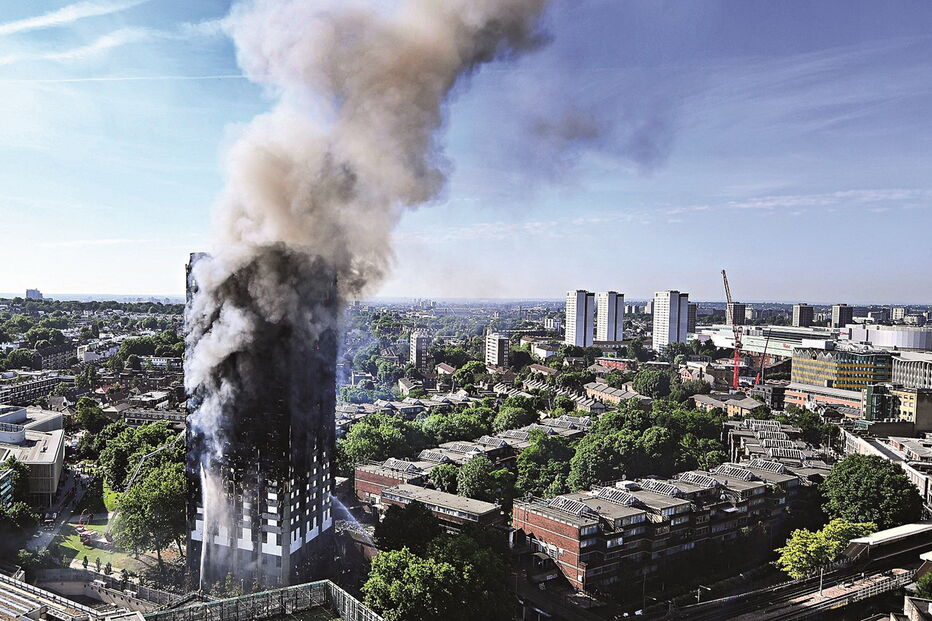 Chamas começaram de madrugada e só foram extintas horas depois    