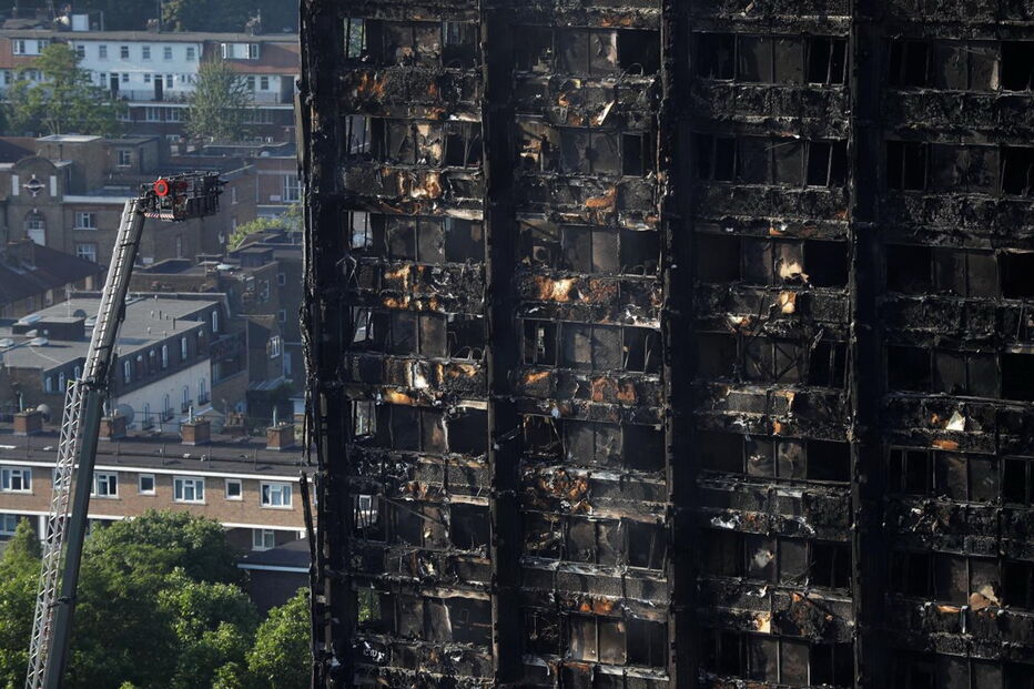 O estado de destruição da torre grenfell, após o fogo devastador que a atingiu