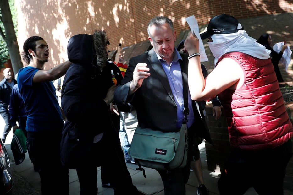 Manifestantes exigem verdade sobre todas as vítimas do incêndio na torre Grenfell