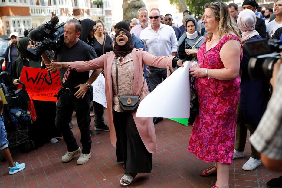 Manifestantes exigem verdade sobre todas as vítimas do incêndio na torre Grenfell