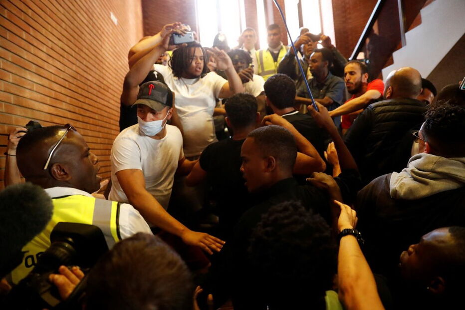 Manifestantes exigem verdade sobre todas as vítimas do incêndio na torre Grenfell