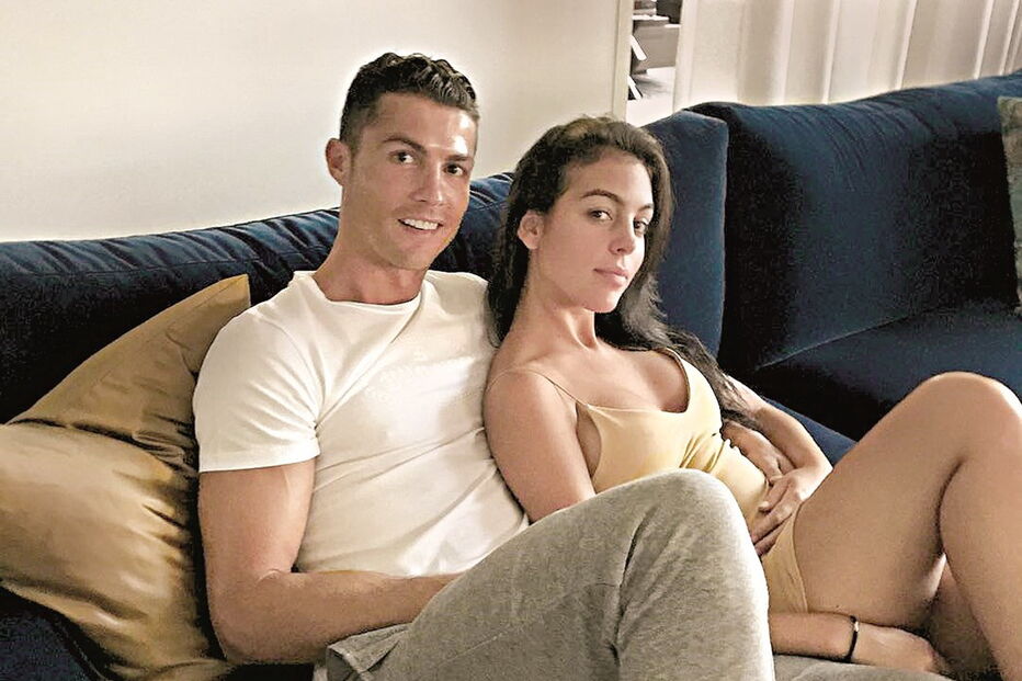 Cristiano Ronaldo, de 32 anos, e Georgina Rodríguez, de 23, estão juntos desde setembro do ano passado 